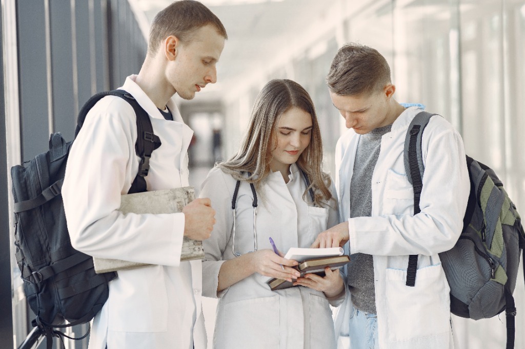 Estudantes de Medicina Medaily